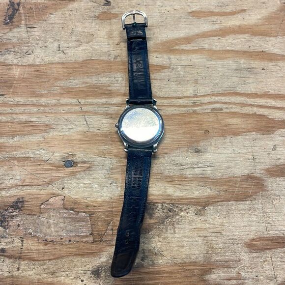 Eddie Bauer Mens watch. It needs a battery to work - Picture 5 of 9
